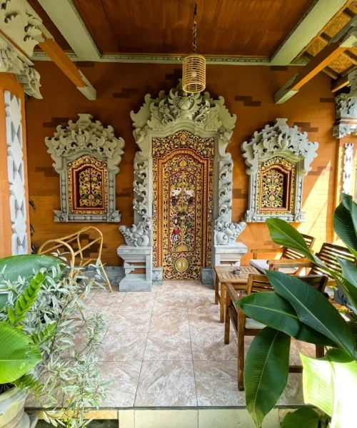 1.1 You will be greeted by a traditional balinese front