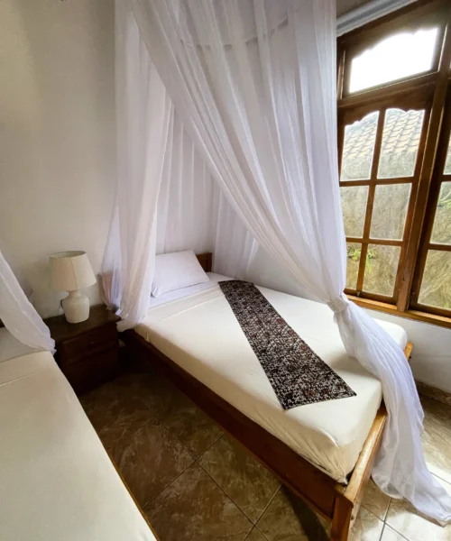 2.2 ... the second queen-size bed