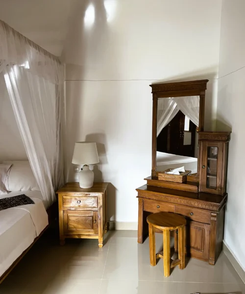 2.2 ... with beautiful furniture